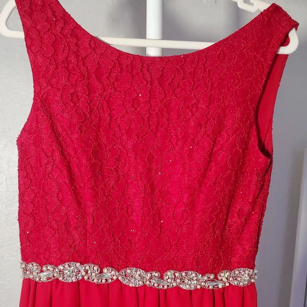 Red Dress - Picture 3 of 3